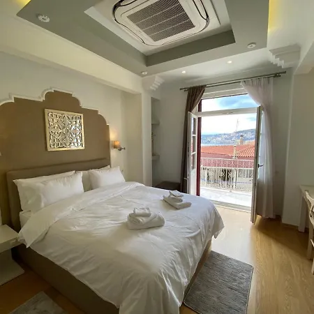 Tsarsi Hotel