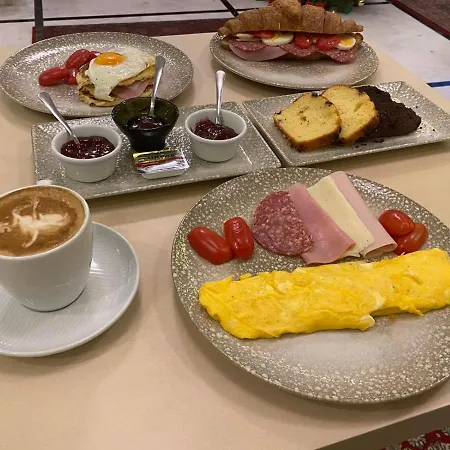 Hotel Tsarsi 3*