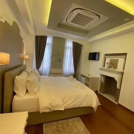 Tsarsi קסטוריה